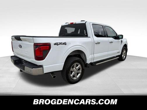 Oxford White 2025 Ford F-150 XLT