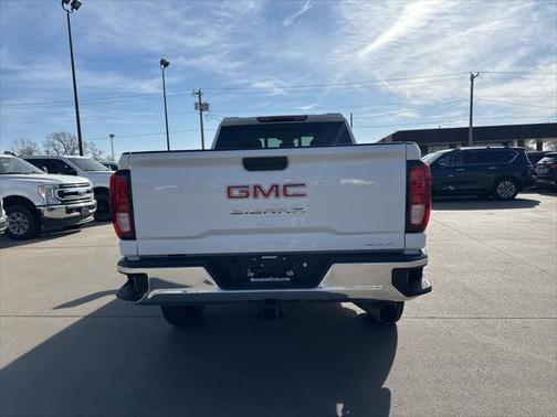 2025 GMC Sierra 2500 SLE