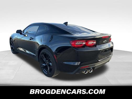 2020 Chevrolet Camaro RWD Coupe LT1