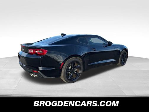 2020 Chevrolet Camaro RWD Coupe LT1