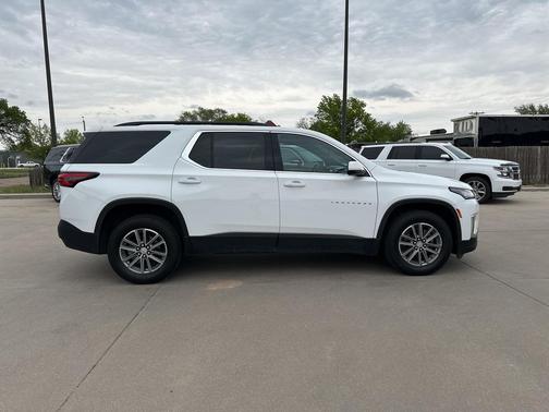 Summit White 2023 Chevrolet Traverse LT Cloth