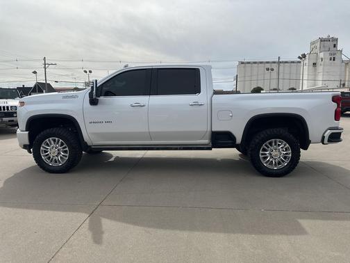 2022 Chevrolet Silverado 2500 High Country
