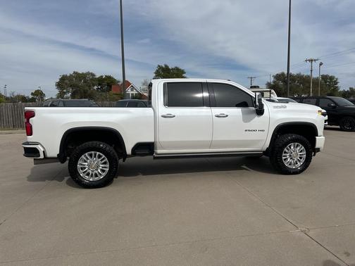 2022 Chevrolet Silverado 2500 High Country