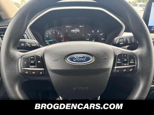 Magnetic Metallic 2020 Ford Escape SE