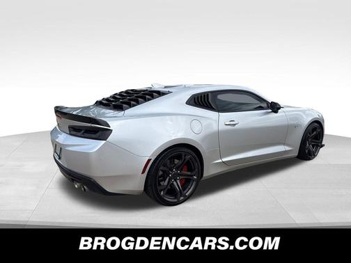 Silver Ice Metallic 2018 Chevrolet Camaro 1SS