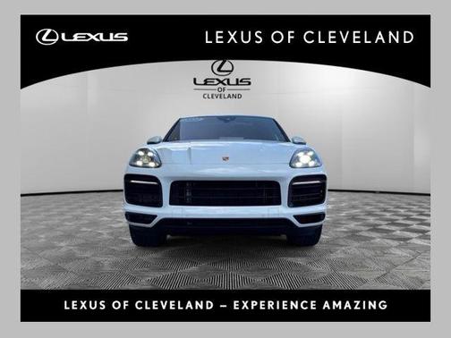 Carrara White Metallic 2022 Porsche Cayenne Platinum Edition
