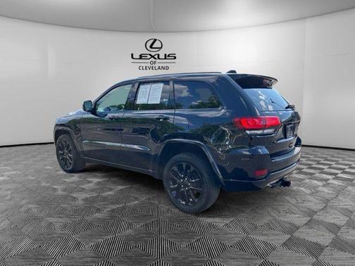 Diamond Black Crystal Pearlcoat 2021 Jeep Grand Cherokee Laredo