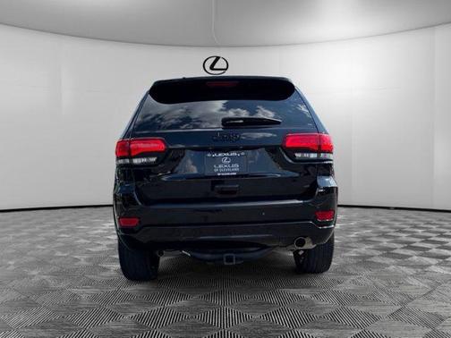 Diamond Black Crystal Pearlcoat 2021 Jeep Grand Cherokee Laredo
