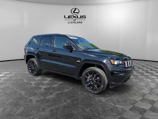 Diamond Black Crystal Pearlcoat 2021 Jeep Grand Cherokee Laredo