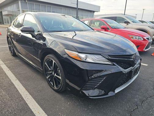 Midnight Black Metallic 2018 Toyota Camry XSE