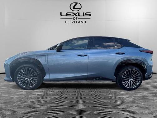 2023 Lexus RZ 450e Luxury