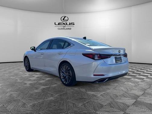 2025 Lexus ES 350 Ultra Luxury