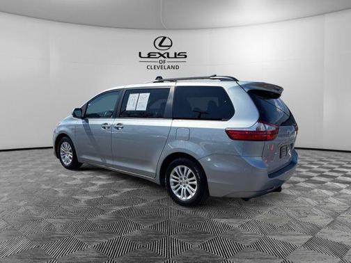 2015 Toyota Sienna XLE