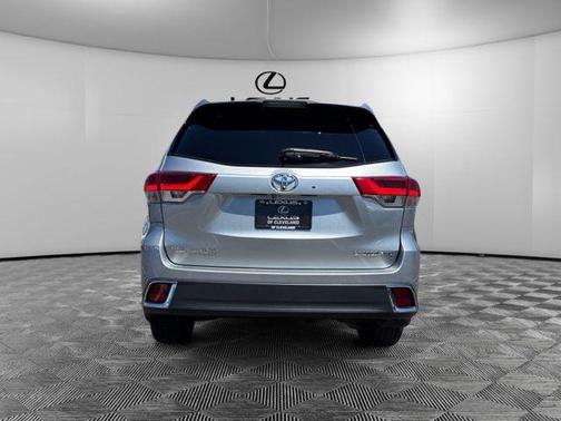 Celestial Silver Metallic 2017 Toyota Highlander Limited