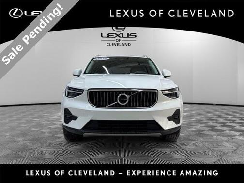 2023 Volvo XC40 B4 Ultimate Bright Theme