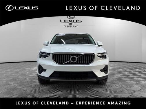 2023 Volvo XC40 B4 Ultimate Bright Theme