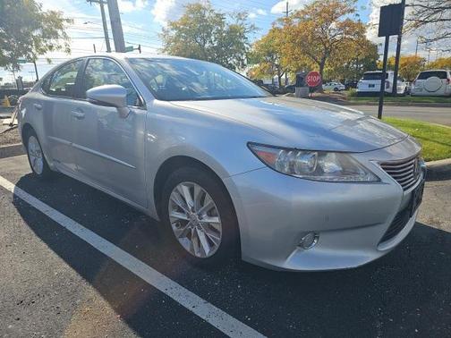 2013 Lexus ES 300h Base