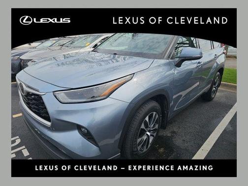 Moon Dust 2021 Toyota Highlander XLE