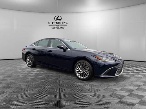 2025 Lexus ES 300h Ultra Luxury