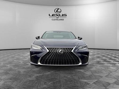 2025 Lexus ES 300h Ultra Luxury