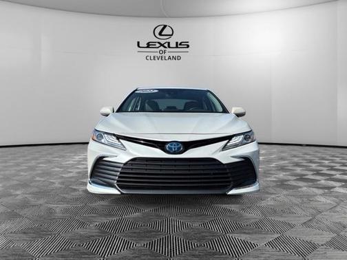 2022 Toyota Camry Hybrid XLE