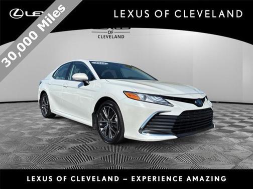2022 Toyota Camry Hybrid XLE
