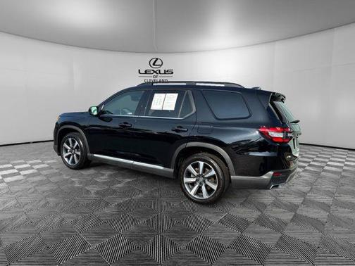 Crystal Black Pearl 2025 Honda Pilot Elite