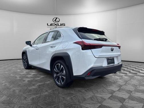 2025 Lexus UX 300h Base