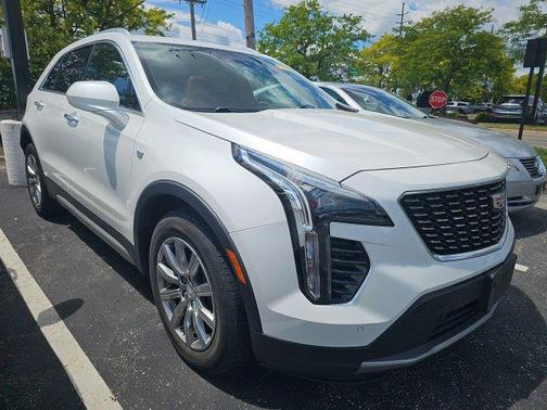 Crystal White Tricoat 2019 Cadillac XT4 Premium Luxury