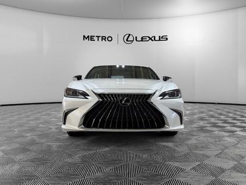 2024 Lexus ES 300h Base