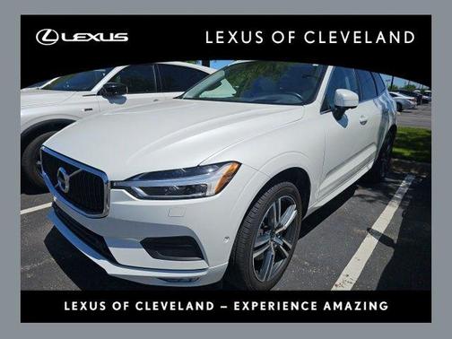 Crystal White Pearl 2019 Volvo XC60 T6 Momentum