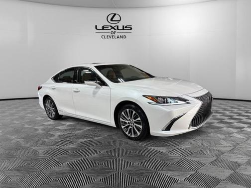 2020 Lexus ES 300h Base
