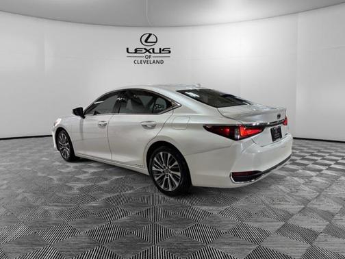 2020 Lexus ES 300h Base