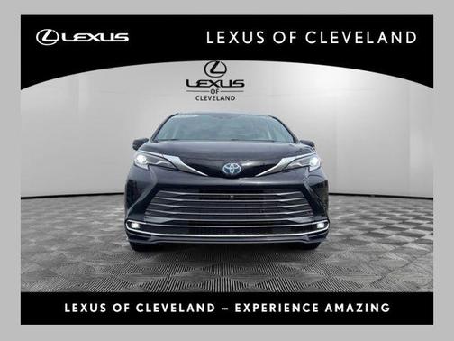 Midnight Black Metallic 2021 Toyota Sienna Platinum 7 Passenger