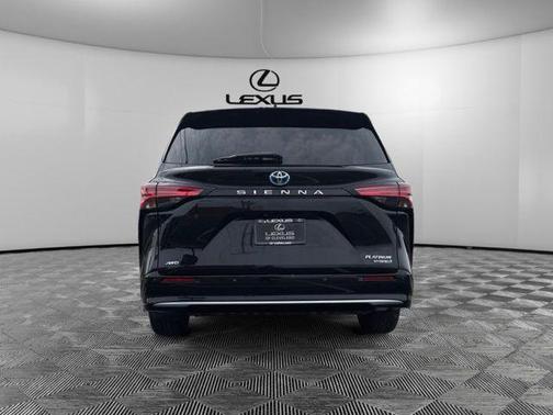 Midnight Black Metallic 2021 Toyota Sienna Platinum 7 Passenger