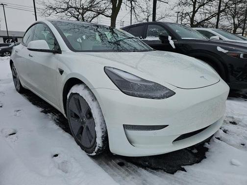 2022 Tesla Model 3 Standard Range