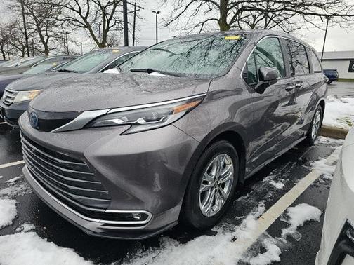2021 Toyota Sienna Platinum 7 Passenger