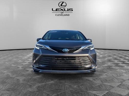 2021 Toyota Sienna Platinum 7 Passenger