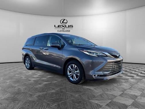 2021 Toyota Sienna Platinum 7 Passenger
