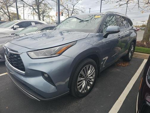 2020 Toyota Highlander Hybrid Platinum