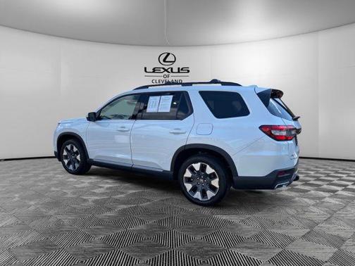 Platinum White Pearl 2026 Honda Pilot Elite