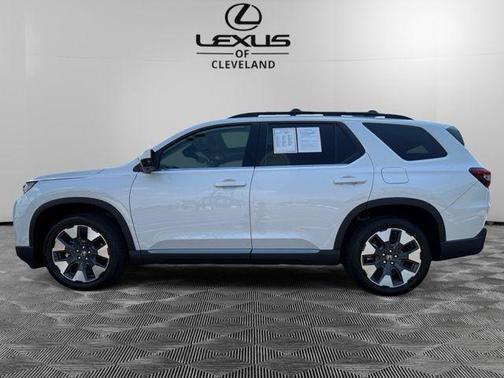 Platinum White Pearl 2026 Honda Pilot Elite