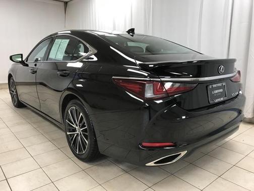 Obsidian 2022 Lexus ES 350 Base
