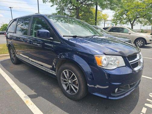 Contusion Blue Pearlcoat 2017 Dodge Grand Caravan SXT
