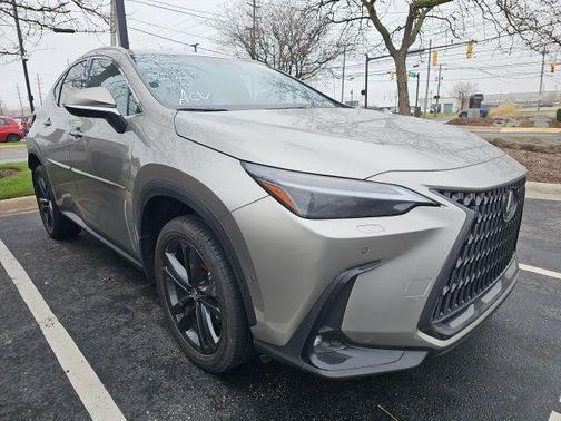 2024 Lexus NX 450h+ Luxury