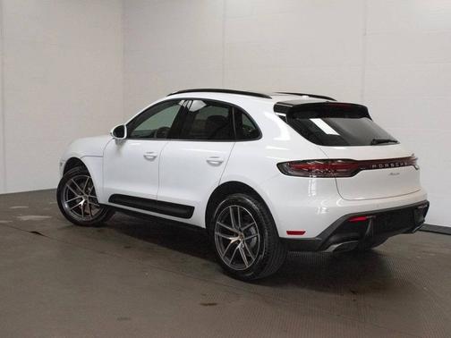 2025 Porsche Macan 