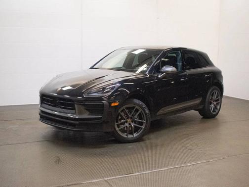 Jet Black Metallic 2026 Porsche Macan