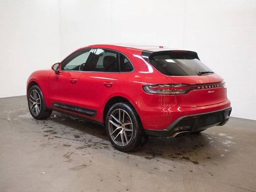 2025 Porsche Macan 