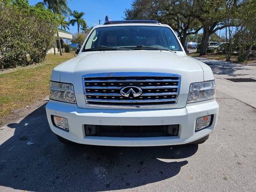 2010 INFINITI QX56 Base