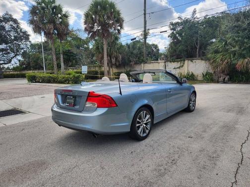 2012 Volvo C70 T5 2dr Convertible